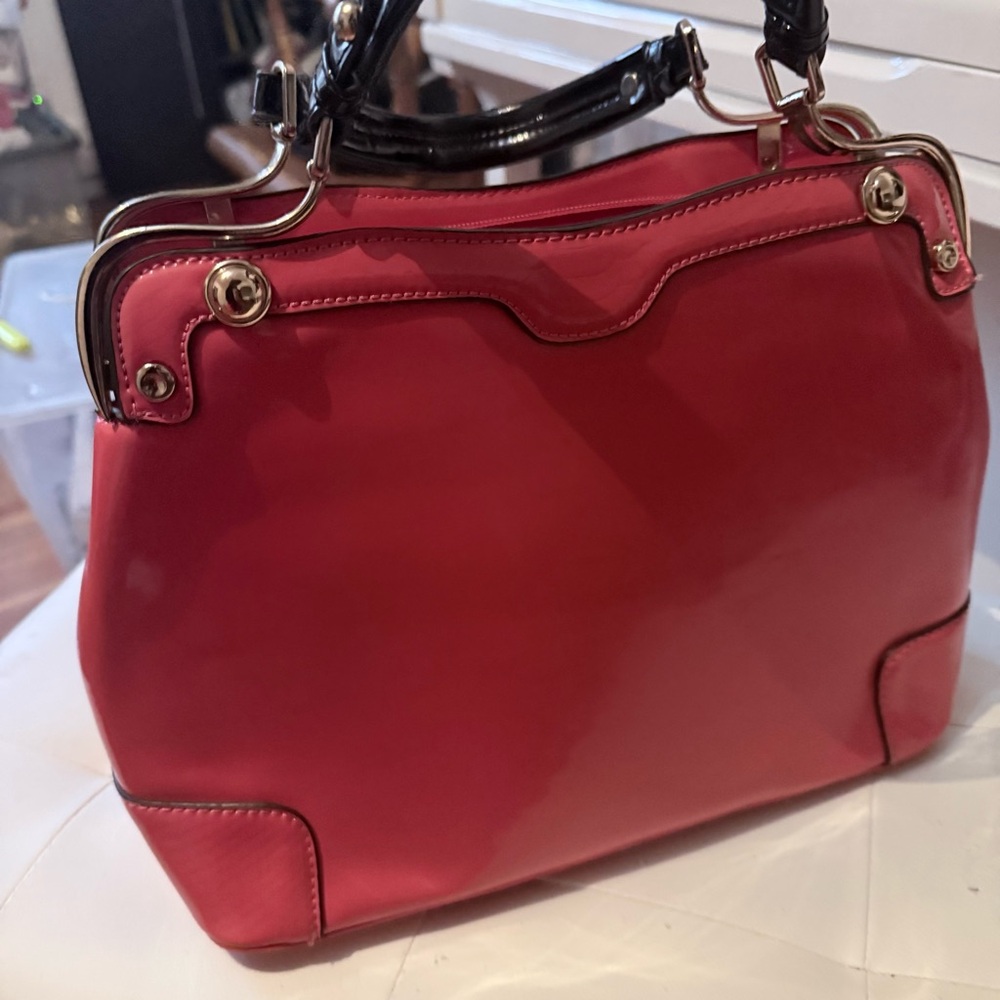 Chic Red Women's Shoulder Bag